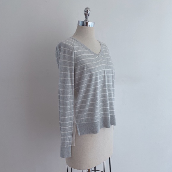 Loft Vneck stripped sweater - Picture 1 of 4